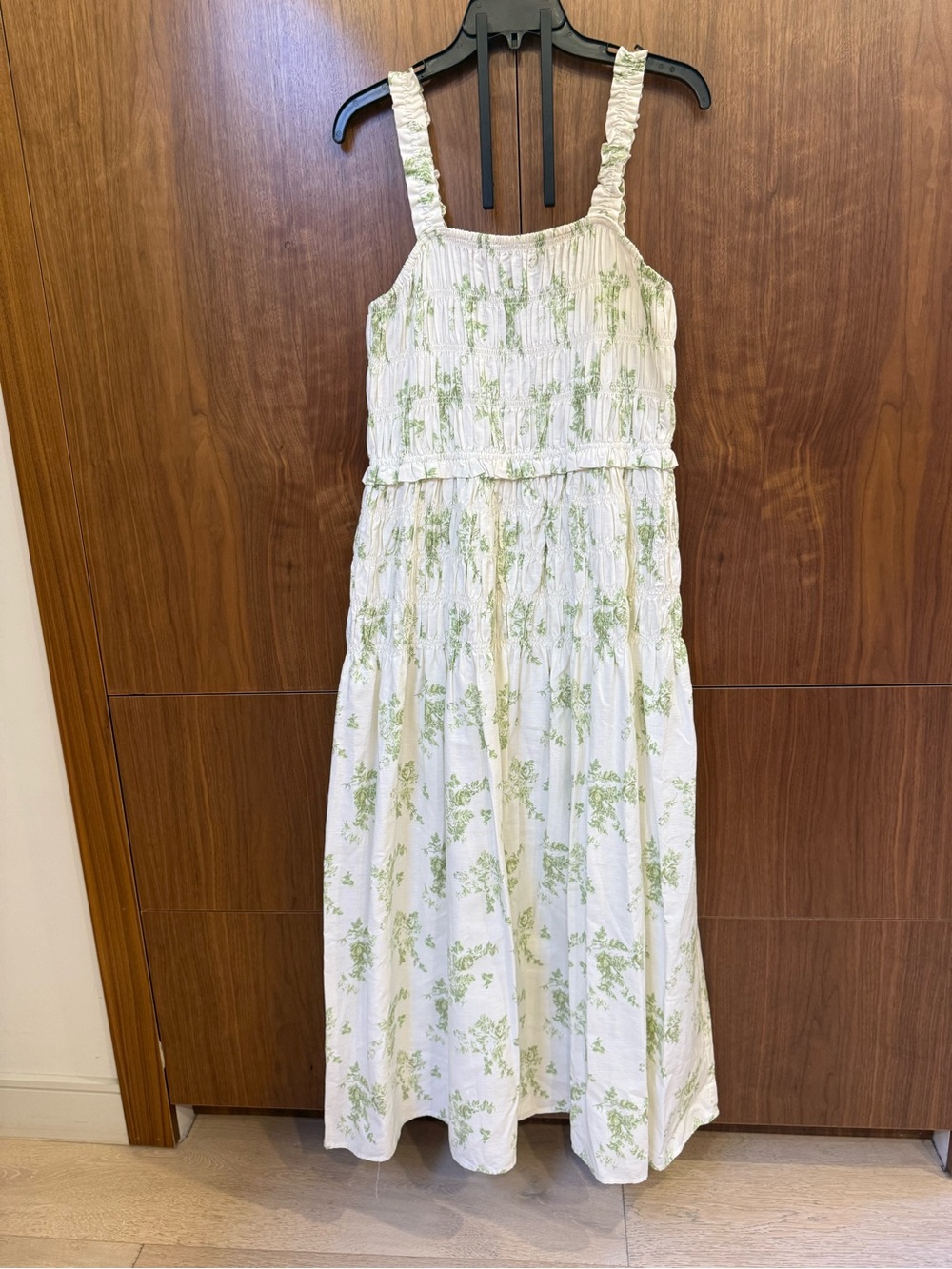 Universal Thread White Green Floral Smocked Maxi Dress Size M